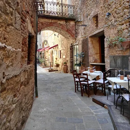Apartment In Piazza Garibaldi Massa Marittima